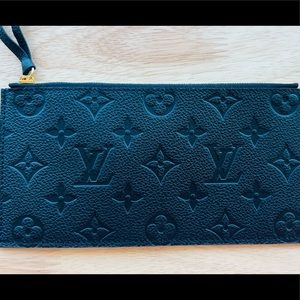 Louis Vuitton Felicie Wallet Leather Zipper (Authentic)